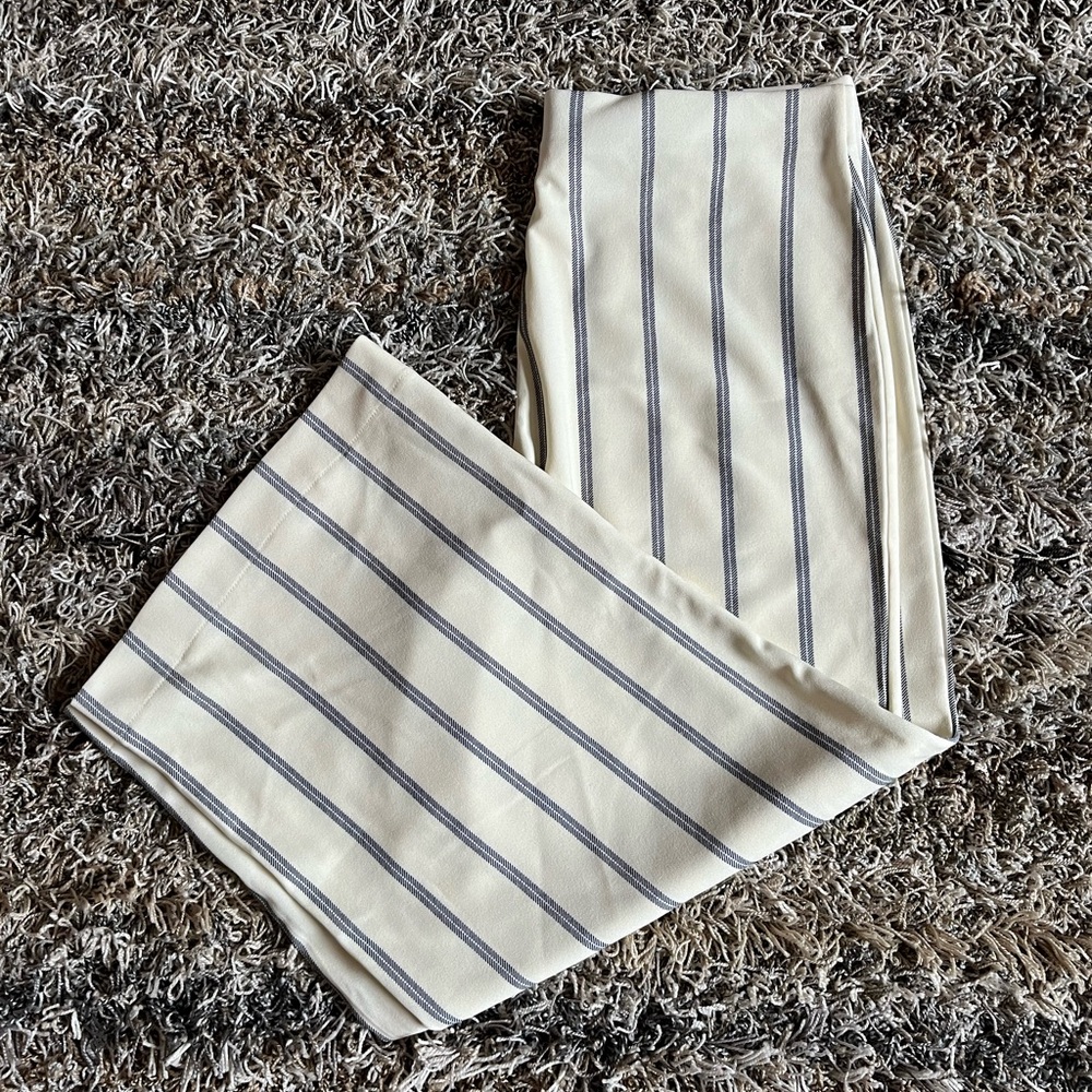 Woman’s wide leg work pant